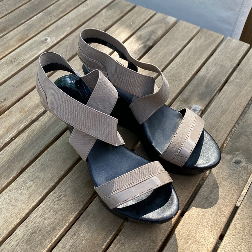 Charles by Charles David | black and taupe/gray wedges | size 7.5